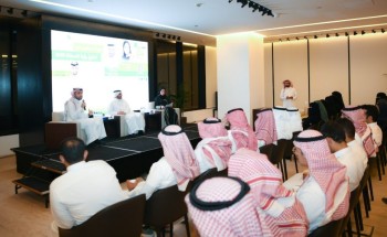 اثنينية الحوار تستعرض بناء الإنسان واستثمار القدرات والمواهب وزرع القيم في مناهج التعليم الجديدة