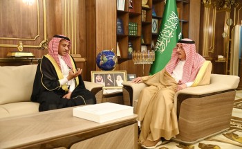 سمو أمير جازان يتسلم التقرير السنوي للمركز الوطني للرقابة على الالتزام البيئي لعام 2021م..