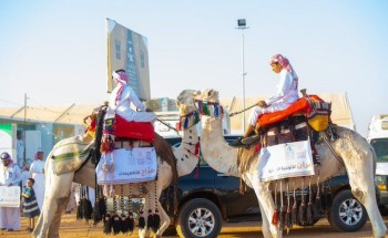 مدير صحة حائل يطلق القافلة الصحية من مخيم صحة حائل على الركايب