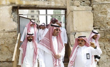 سمو الأمير سعود بن جلوي يزور جدة التاريخية