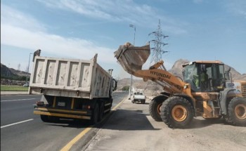 بلديات مكة تكثف جولاتها الرقابية على المباني قيد الإنشاء وتزيل (١٥٠) لوحة مخالفة