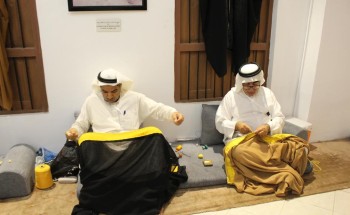 تدشين معرض “البشت الحساوي” في المدرسة الأميرية في وسط مدينة الهفوف التاريخي