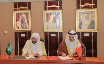بالصور .. ولي عهد مملكة البحرين يستقبل وزير الشؤون الإسلامية