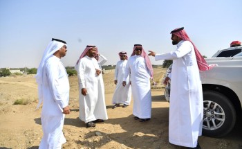 بتوجيه من سمو أمير جازان .. رئيس مركز الشقيق يتفقَّد معابر الأودية والسيول وتصريف مياه الأمطار