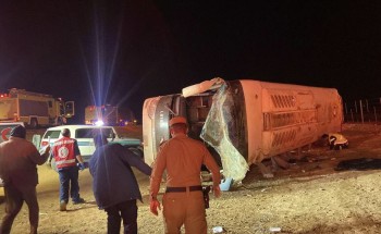 الهلال الأحمر بالرياض: وقوع حادث انقلاب نقل جماعي .. وإصابة 11 شخص