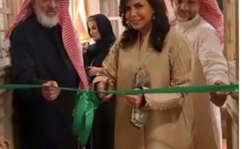 المهندسة “سمــاح بخش” تفتتح المعرض التشكيلي الشخصي للفنان التشكيلي البحريني كمال عبدالله العبدالله بجدة