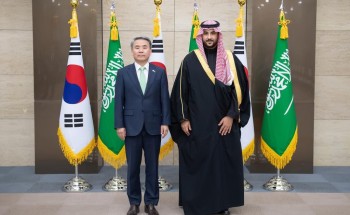 سمو وزير الدفاع ووزير الدفاع الوطني الكوري يستعرضان العلاقات الثنائية ويبحثان تعزيز التعاون في المجال العسكري والدفاعي