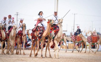أصوات حداء الإبل والربابة والأشعار المنشدة تتناغم في مهرجان سفاري بقيق