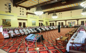 أمير عسير يلتقي مشايخ ونواب قبائل منطقة عسير بالصالة الملكية بأبها