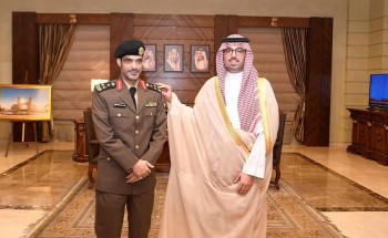 سمو الأمير سعود بن جلوي يقلّد مدير إدارة مكافحة المخدرات بجدة رتبته الجديدة