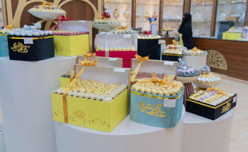 محال الحلويات والمكسرات في مدينة عرعر تشهد إقبالا كبيرا تزامنا مع استقبال عيد الفطر