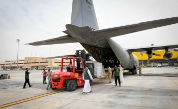 مغادرة الطائرة الإغاثية الخامسة ضمن الجسر الجوي السعودي لمساعدة الشعب السوداني