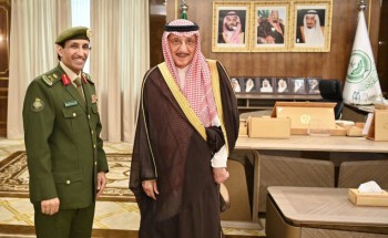 أمير منطقة جازان يقلد مدير جوازات المنطقة العميد منصور بن فريج الرويلي رتبته الجديدة