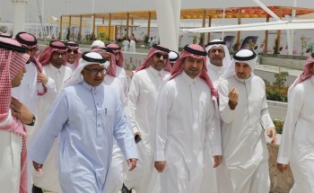اطلع على سير الأعمال في مدينة الورود .. وزير الشؤون البلدية يتفقد عدداً من المشاريع التنموية في الطائف