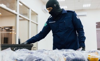 إحباط تهريب 12 كيلو مخدرات في منفذ البطحاء.. والكشف عن إخفائها بطريقة لا تخطر على بال