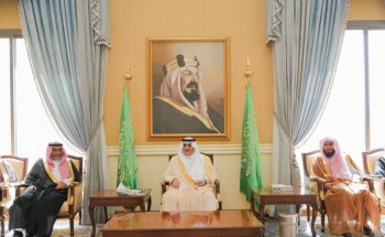 أمير منطقة تبوك يستقبل  أعضاء اللجان المنظمة وملاك الإبل المشاركين في مهرجان جادة الإبل بتبوك