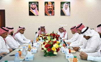 أمين جازان يتفقد بلديتي أبو عريش ووادي جازان ويدشن مركز مراقبة المدينة