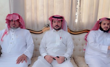 سلمي بن محمد بن خلف الشويلعي يستضيف عدداً من زملائه المعلمين بديوانه الخاص في بدع بن خلف ويقيم لهم مأدبة غداء