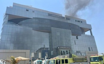 إمارة مكة المكرمة : الدفاع المدني يتمكن من إخماد حريقٍ أندلع بمخلفات ووحدات تكييف بسطح مبنى غير مأهول بجدة