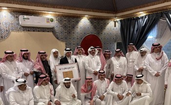 مصطفى بن عزيز يكرم مجلس قبيلة بني مغيد وبني النمار بعسير
