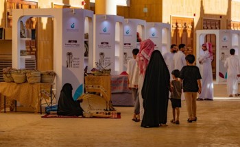 الدلَّالون يبدعون في جذب الزوار وفتح المزايدات بكرنفال تمور بريدة