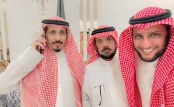 رجل الأعمال “مبارك بن نويفع الخياري” من دولة الكويت الشقيقة والشاعر” ذويب الخياري” في ضيافة الإعلامي”عبد الرحمن بن مرشد”