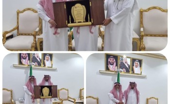 رئيس نادي الصم بالشرقية يزور محافظ شرورة ويقدم له عضوية النادي الشرفية