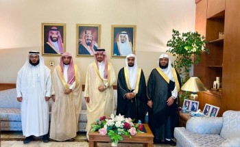 محافظ القطيف يلتقي مدير هيئة الشرقية