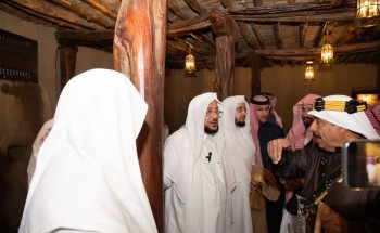 وزير الشؤون الإسلامية يزور مسجد الأطاولة التاريخي بمنطقة الباحة