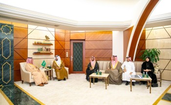 أمير الشرقية يستقبل رئيس مجلس إدارة نادي رأس تنورة الرياضي