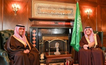أمير منطقة تبوك يستقبل وزير الشؤون البلدية والقروية والإسكان