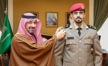 نائب أمير تبوك يقلد مساعد قائد أمن الإمارة رتبته الجديدة