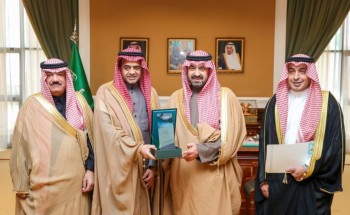 نائب أمير تبوك يطلع على تقرير عن إحصائيات مطار  الأمير سلطان بن عبدالعزيز الدولي