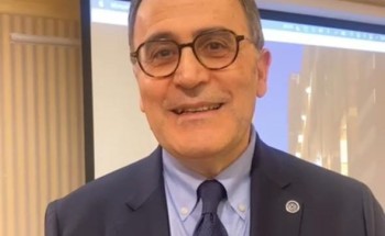 وفد الجامعة الأمريكية بالقاهرة يزور جدة ويلتقي الخريجين القدامى