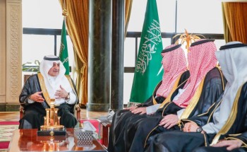 أمير منطقة تبوك يطلع على الاستراتيجية الوطنية للشباب