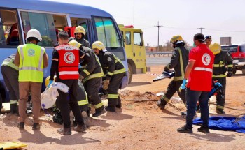 استعدادً لموسم حج هذا العام 1445 هـ .. الهلال الأحمر بتبوك ينفذ فرضية إنقلاب باص متعدد الإصابات ،