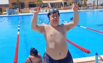السباح السعودي يستأنف تدريبات السباحة بالغردقة استعدادا لعبور المانش
