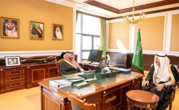 نائب أمير تبوك يتسلم التقرير السنوي لإنجازات وأعمال فرع وزارة التجارة بالمنطقة