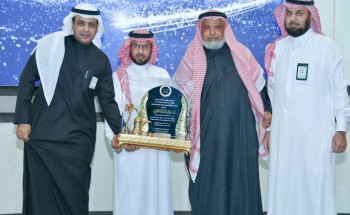 تعليم الخرج يكرم الدكتور العتيبي مدير التعليم السابق