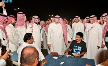 أمير منطقة جازان يزور سوق البلد الرمضاني ويشيد بجهود تنظيمه