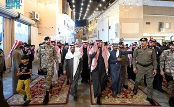 محافظ الطائف يزور المنطقة التاريخية ويشيد بتطوير الخدمات والعروض التراثية