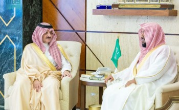 أمير المنطقة الشرقية يستقبل رئيس محكمة الأحوال الشخصية بالدمام ويهنئه بمناسبة تعيينه
