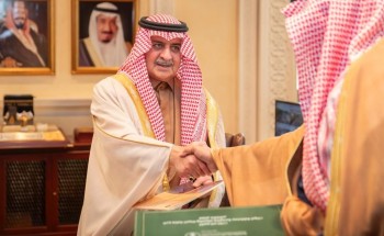 أمير تبوك يتسلّم تقرير البيئة والزراعة 2024 ويؤكد دعم المزارعين وتطوير القطاع