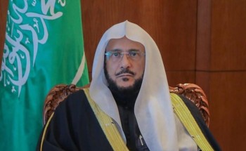 وزير الشؤون الإسلامية مهنئًا القيادة بعيد الفطر: نجاح عالمي لبرامج المملكة في 102 دولة