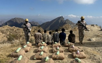 حرس الحدود بعسير يقبض على 6 مخالفين لنظام أمن الحدود بحوزتهم 225 كجم من القات المخدر.. ويكشف عن جنسياتهم