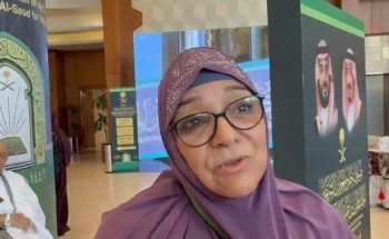 بالفيديو.. جزائرية تبكي من الفرح بعد تحقيق حلم الحج بعد 20 عامًا من الانتظار