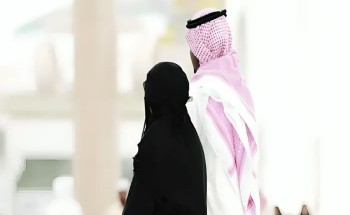 “دراسة جديدة تكشف: الأزواج الذين يكثرون النميمة معًا… يعيشون حياة زوجية أكثر سعادة!”