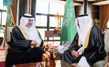 أمير تبوك يستقبل مدير مطار الأمير سلطان ويؤكد دور المطار في دعم الحراك الاقتصادي والسياحي بالمنطقة