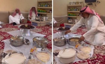 «لم تمنعه الإعاقة من الكرم».. بالفيديو.. قصة مواطن في حائل لا يسمع ولا يتكلم ويستقبل جيرانه وضيوفه بالطعام والقهوة في منزله يوميًا