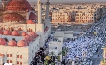 آخر الرحلة.. أهالي حائل يودعون عبدالله بن مرداع القحطاني إلى مثواه الأخير في مقبرة صديان